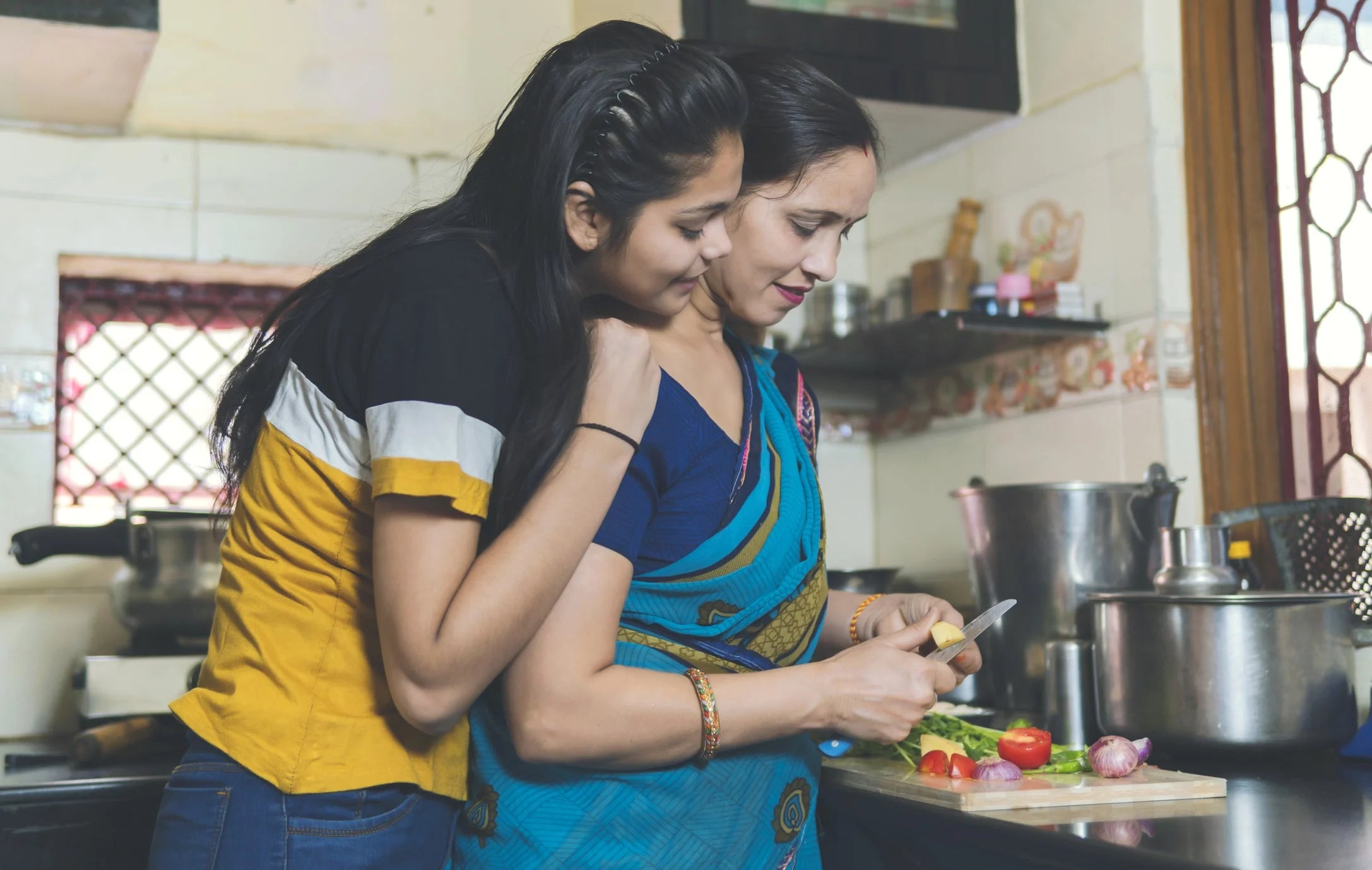 Nutritional Needs for Teenagers - GNC India